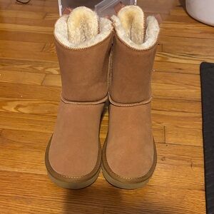 UGG Tan Boots with Shearling and Ribbon Detail